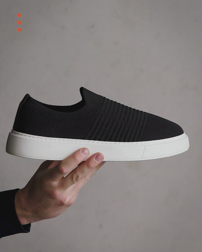 Comfitz zwarte slip-on schoen, geschikt voor business casual looks.